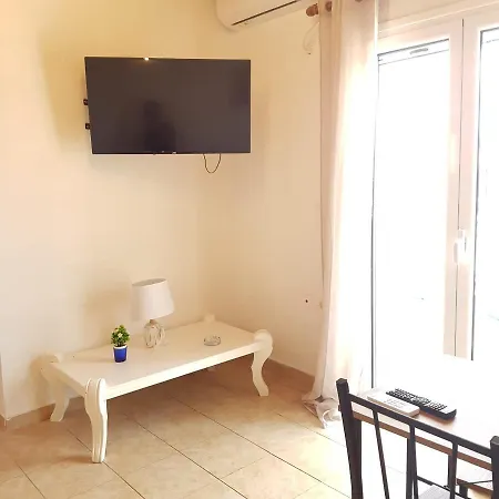 Apartment Andrianas *